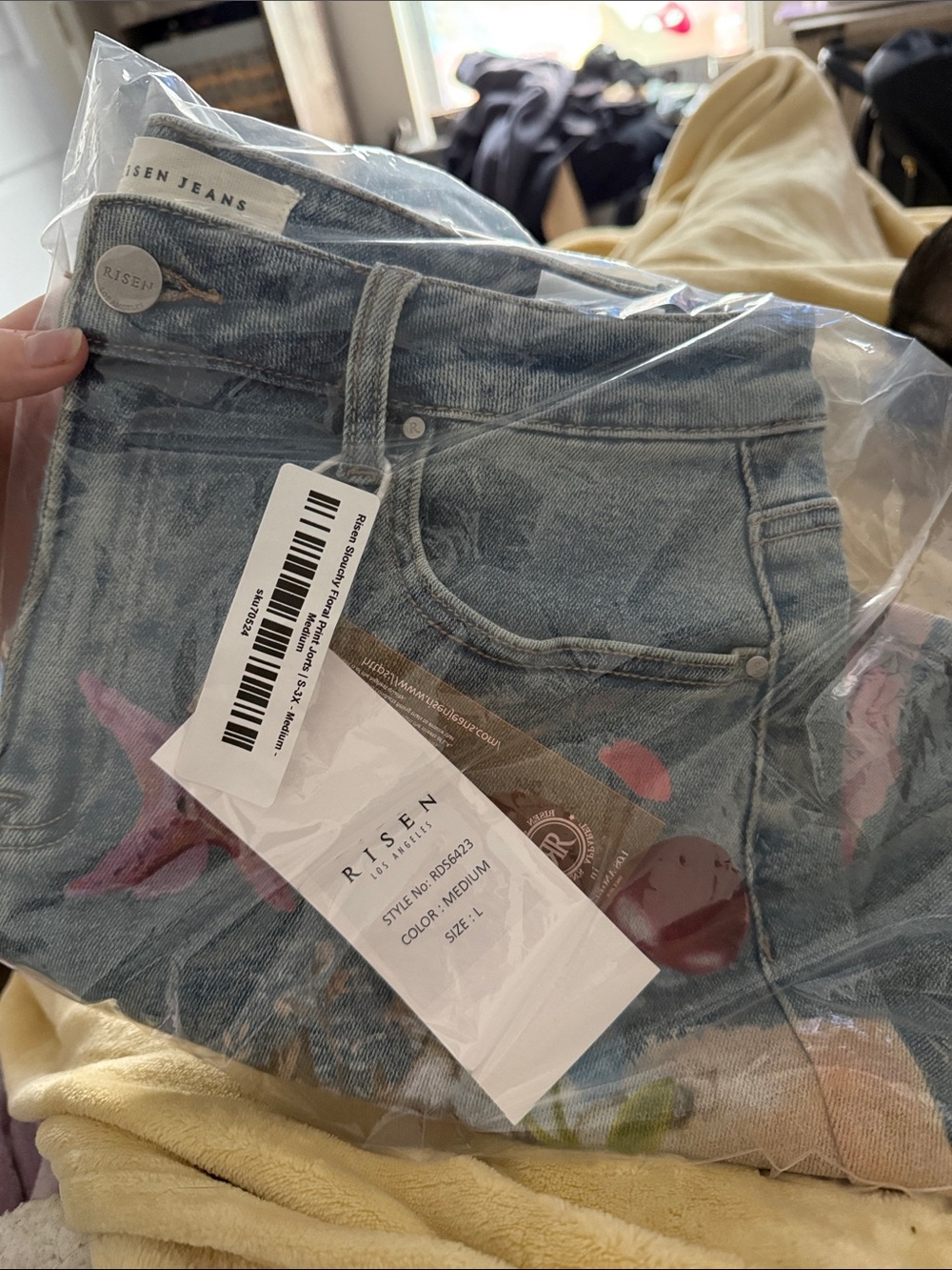 NWT Risen Slouchy Floral Print Denim Shorts size Large - Picture 2 of 5